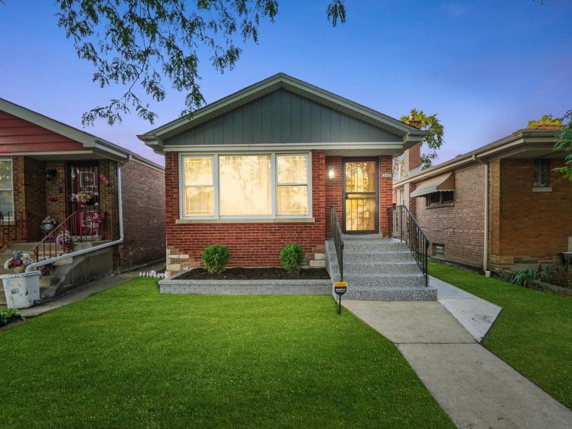 242 E 107th St., Chicago, IL 60628