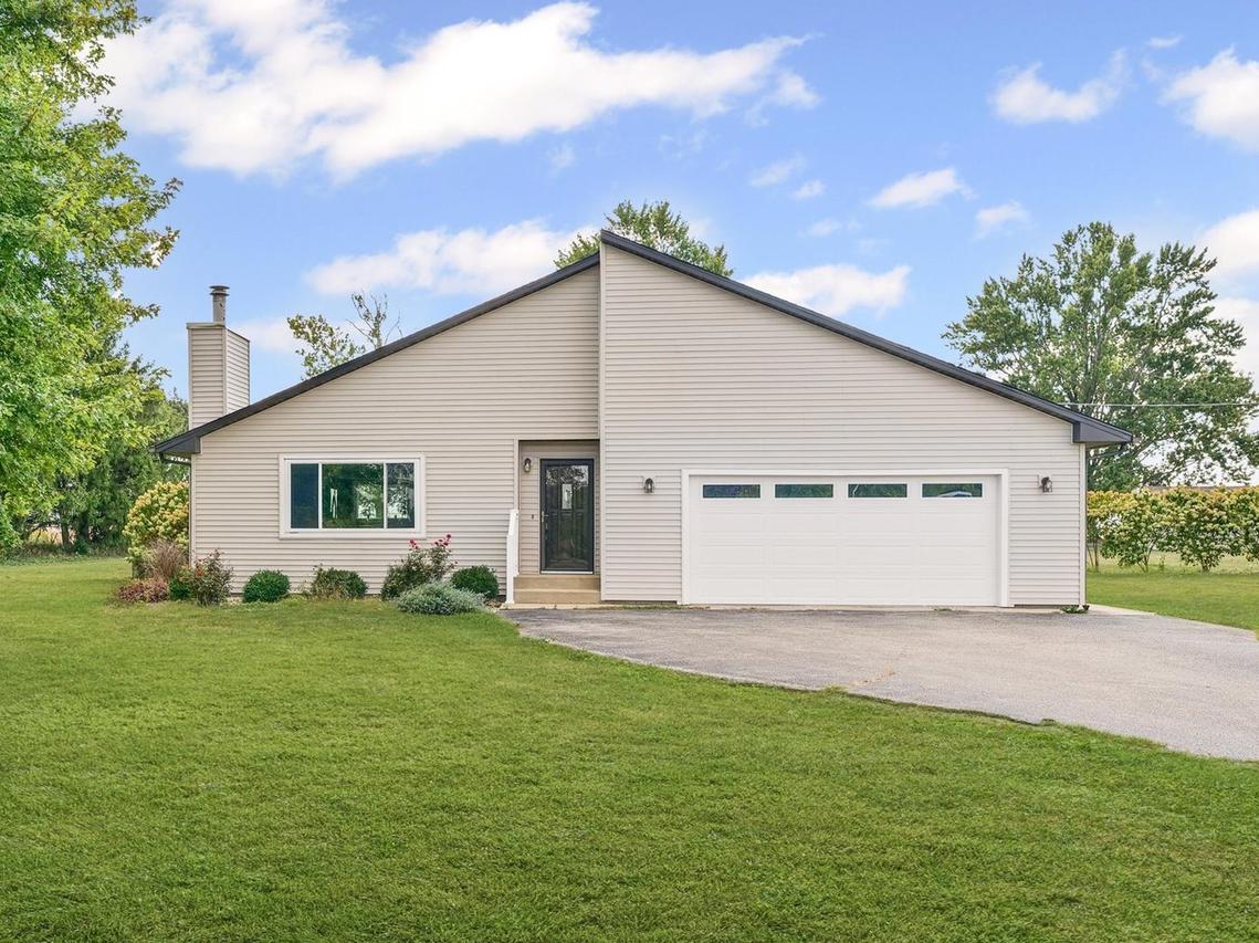 1707 W Old Church Rd., Champaign, IL 61822