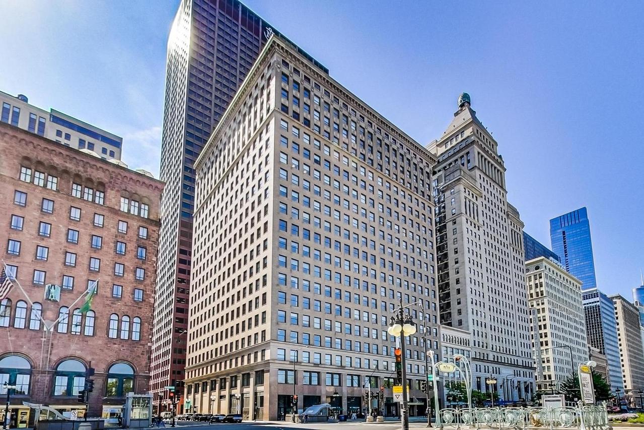 330 S Michigan Ave. #2006, Chicago, IL 60604