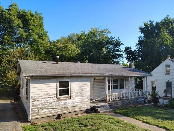 1313 W Randolph St., Vandalia, IL 62471