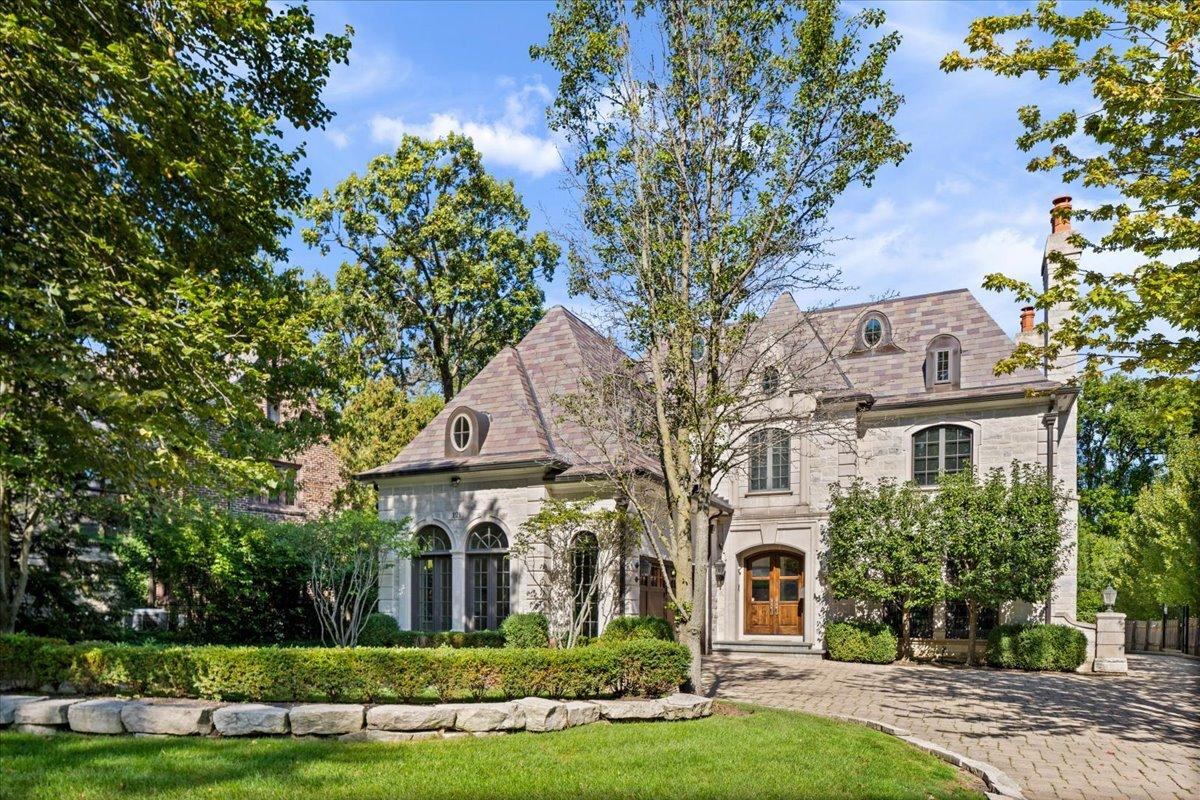 121 Hogarth Ln., Glencoe, IL 60022
