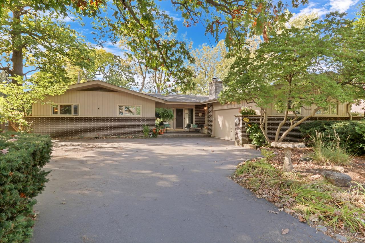 230 N Alleghany Rd., Grayslake, IL 60030