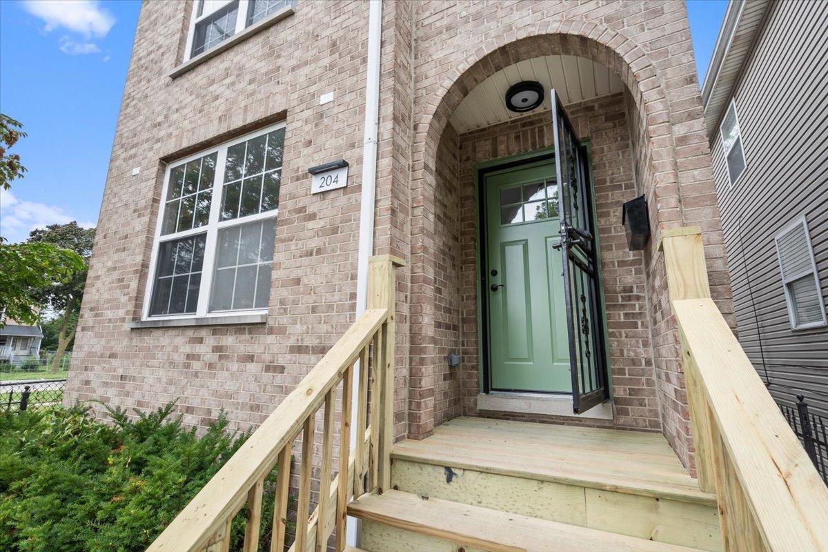 204 N Keystone Ave., Chicago, IL 60624