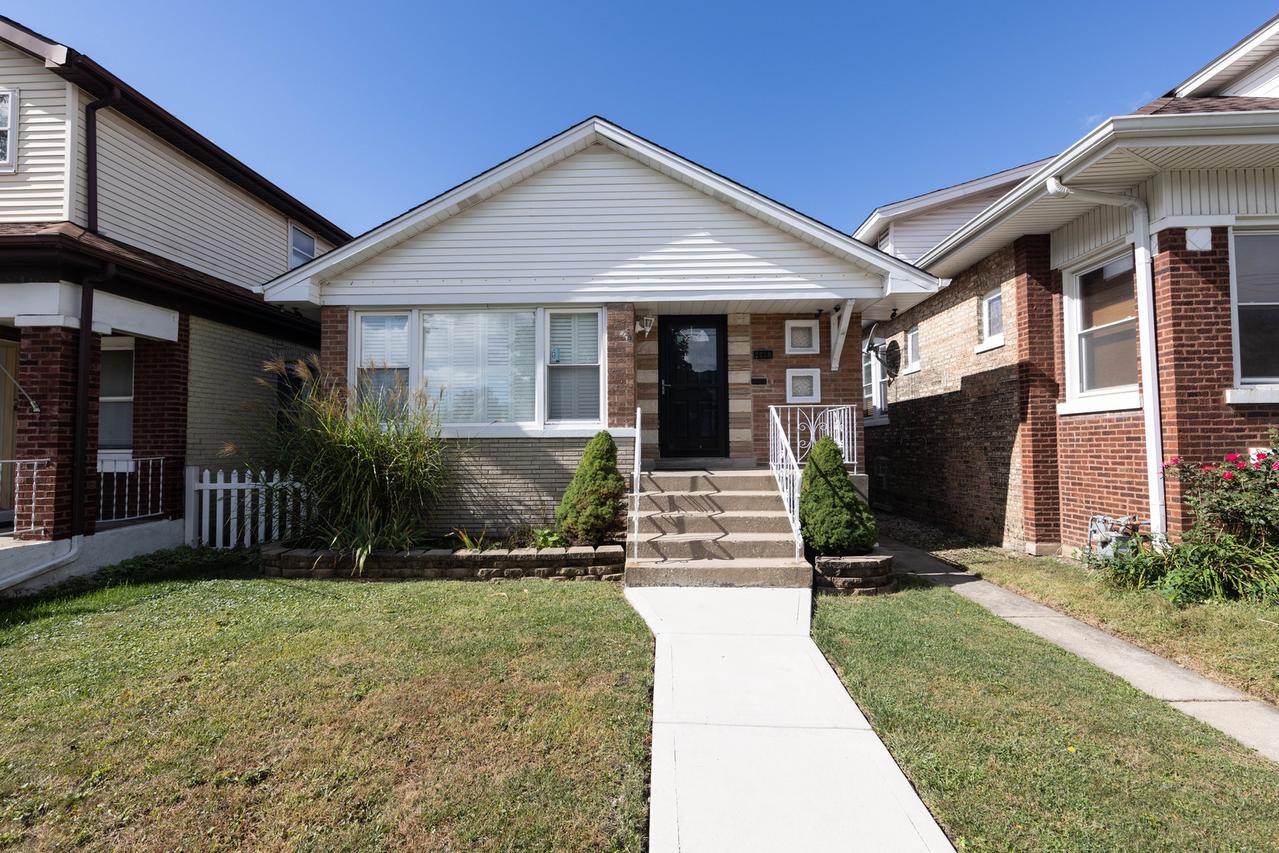 2718 S East Ave., Berwyn, IL 60402