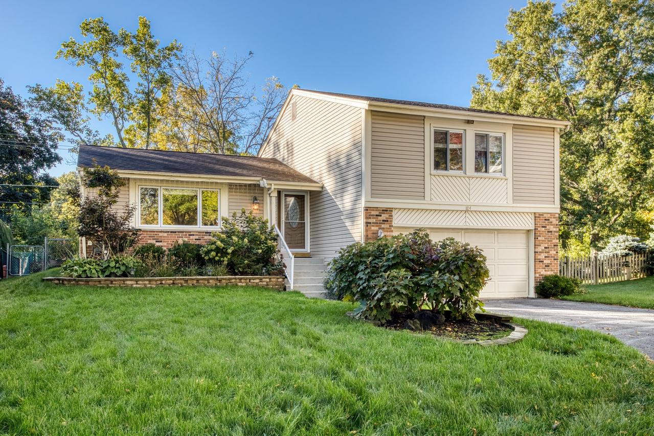104 Croftwood Ct., Rolling Meadows, IL 60008
