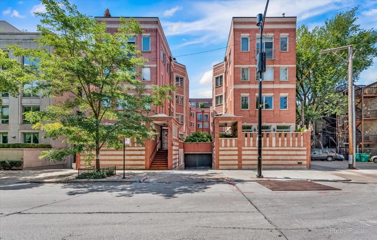 1430 N La Salle Dr. #F1, Chicago, IL 60610