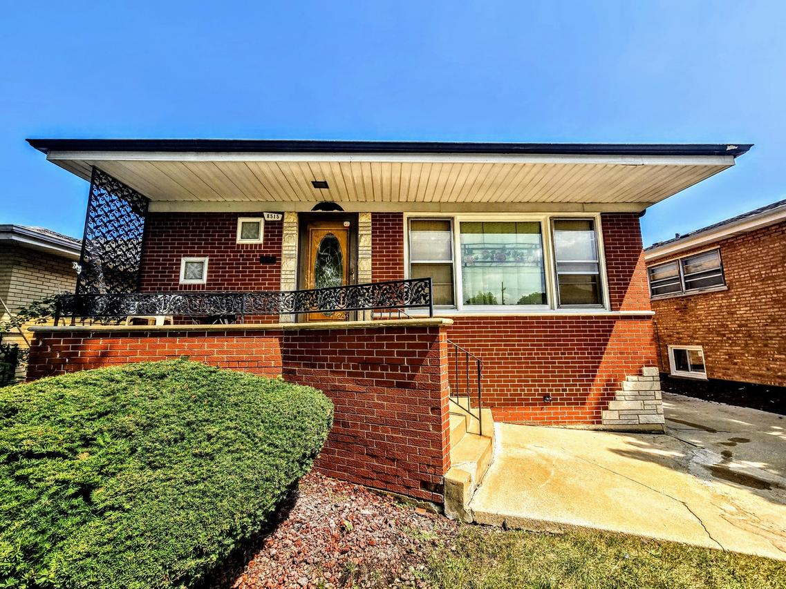 8515 S Kedvale Ave., Chicago, IL 60652