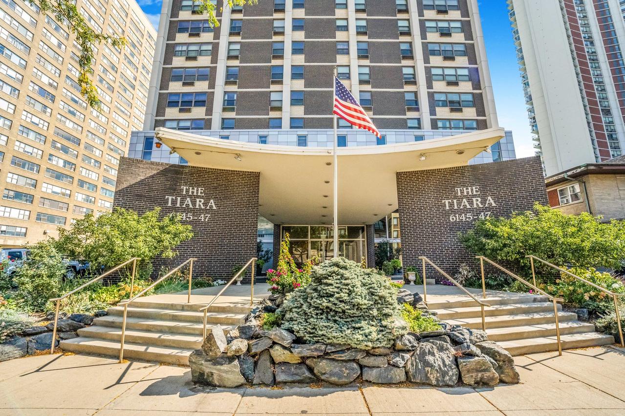 6145 N Sheridan Rd. #27A, Chicago, IL 60660
