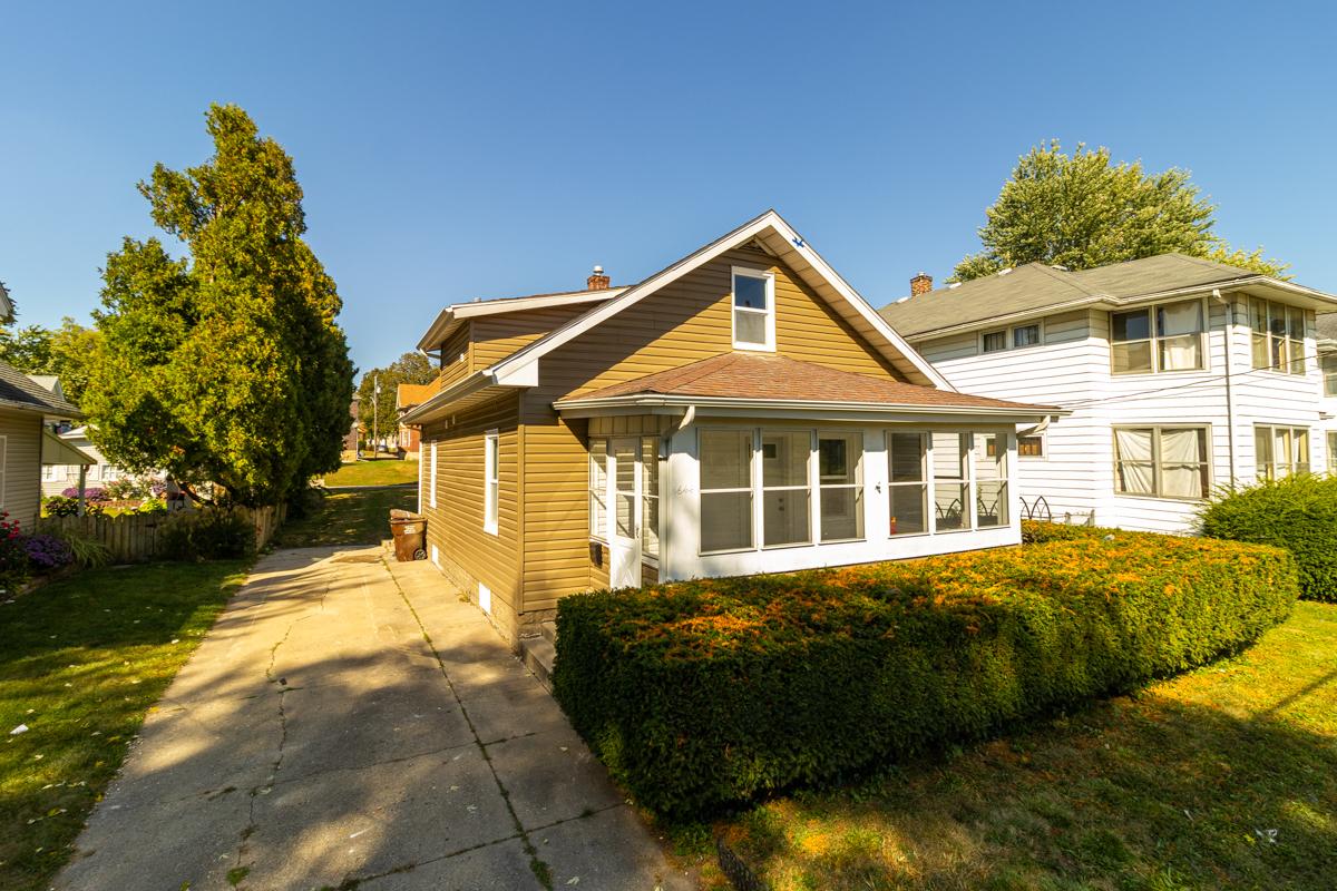 1644 6th Ave., Rockford, IL 61104