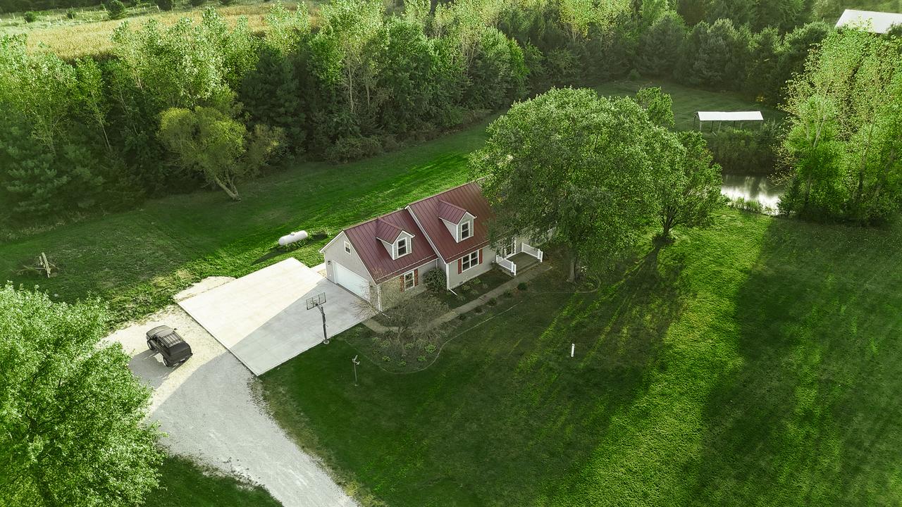 15598 E 3500n Rd., Momence, IL 60954