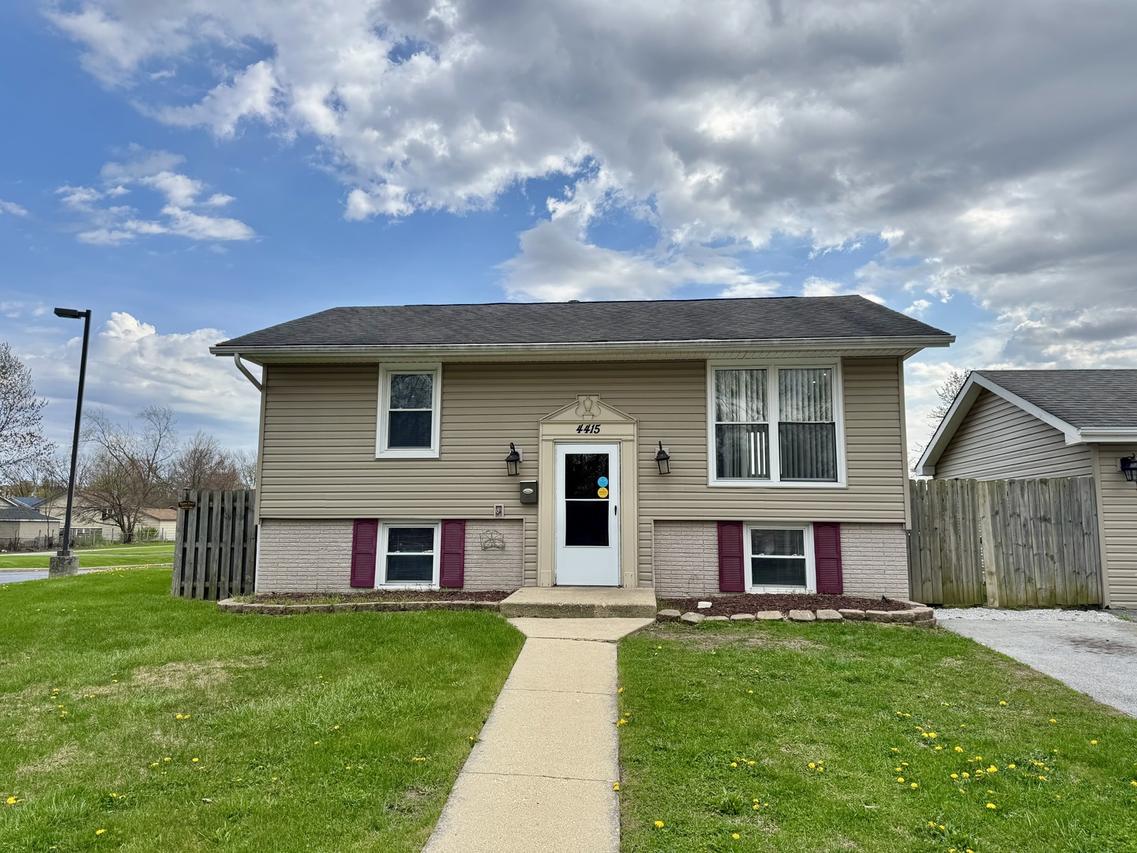 4415 S Churchill Dr., Richton Park, IL 60471