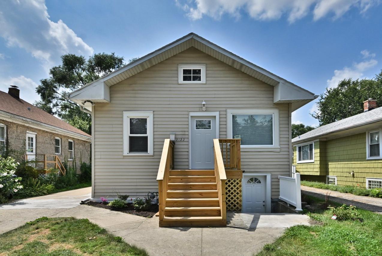 2122 S 2nd Ave., Maywood, IL 60153