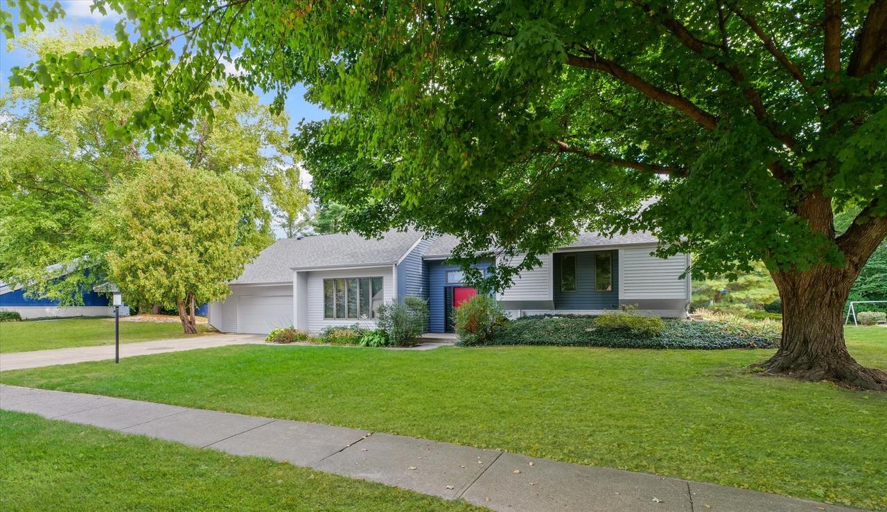 1914 Woodfield Rd., Champaign, IL 61822