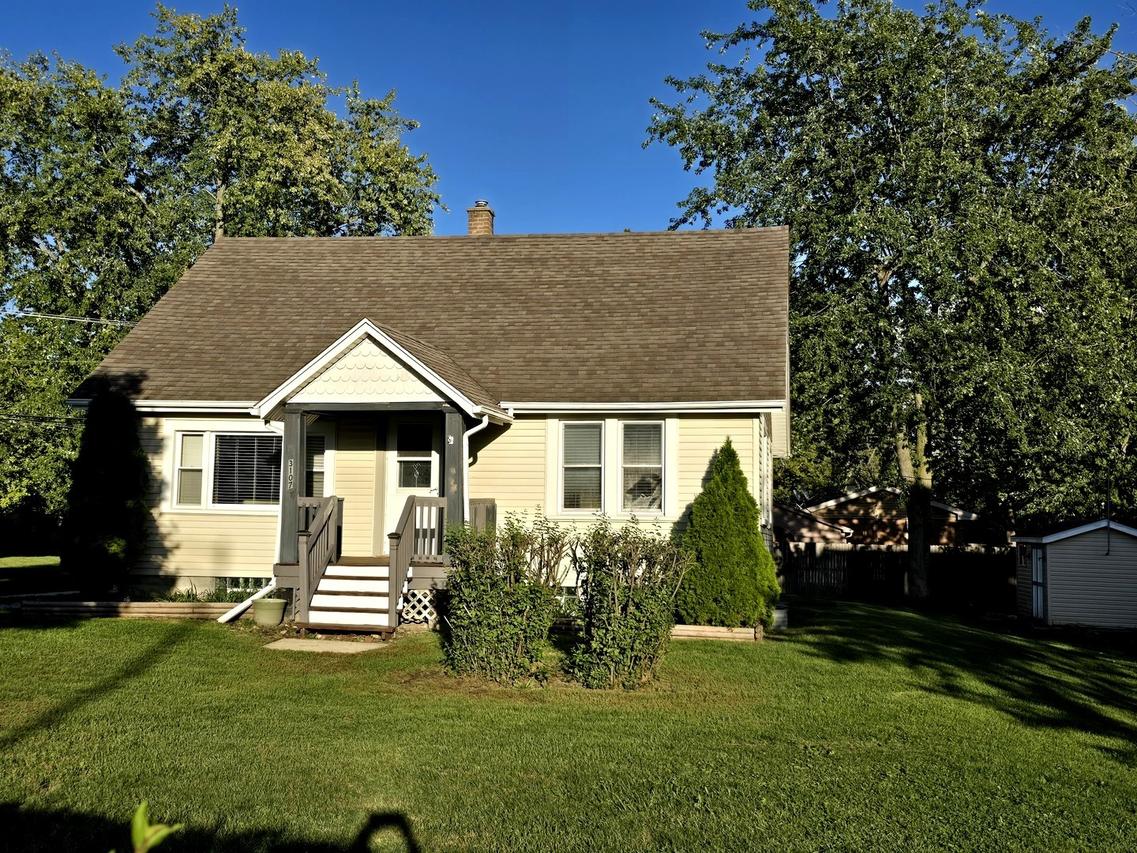 3107 Union Ave., Steger, IL 60475