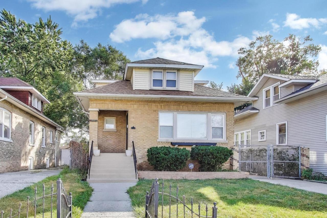 2007 S 9th Ave., Maywood, IL 60153