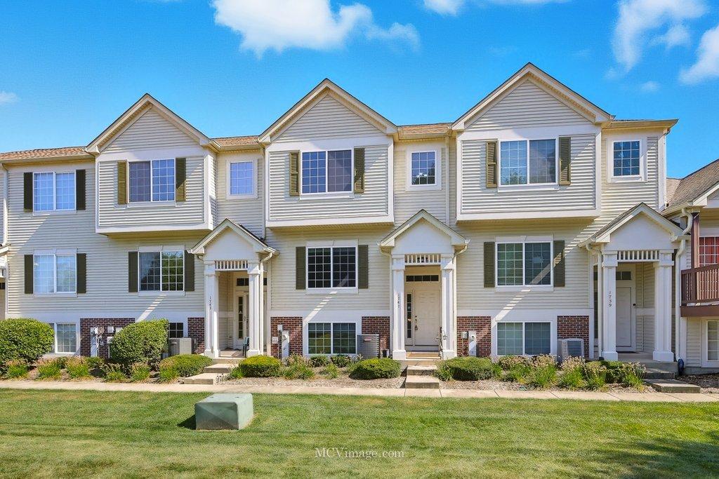 1741 Fredericksburg Ln., Aurora, IL 60503