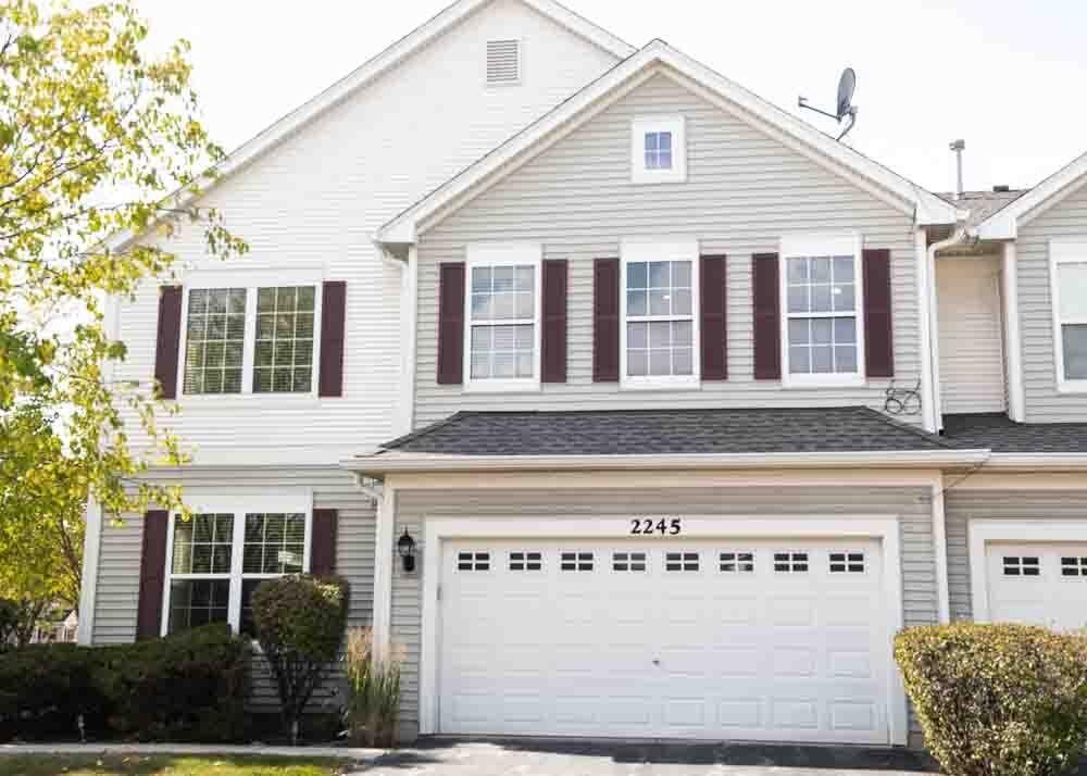 2245 Hillsboro Ct., Aurora, IL 60503