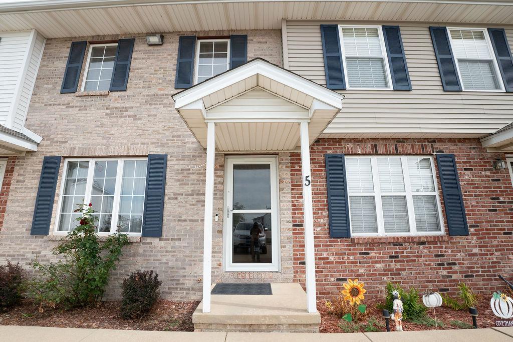31 Fetzer Dr. #5, Bloomington, IL 61704