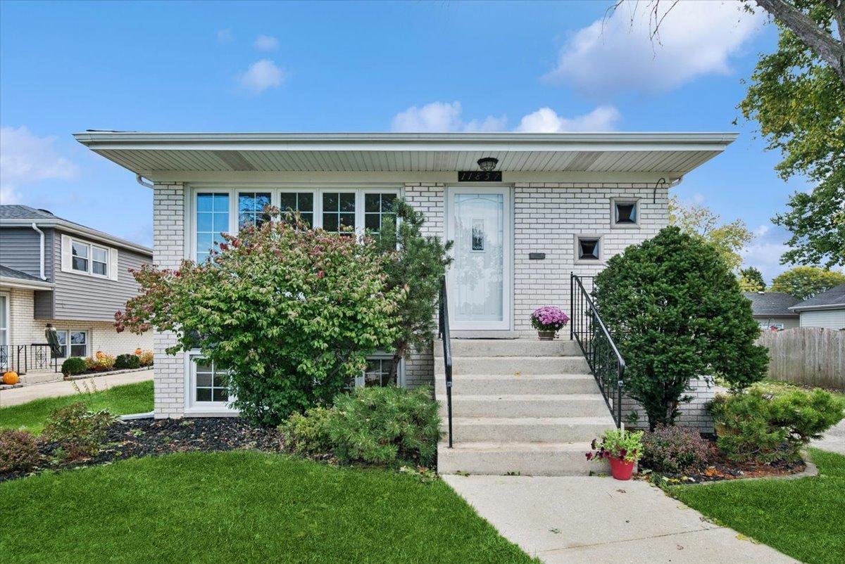11857 S Lawler Ave., Alsip, IL 60803