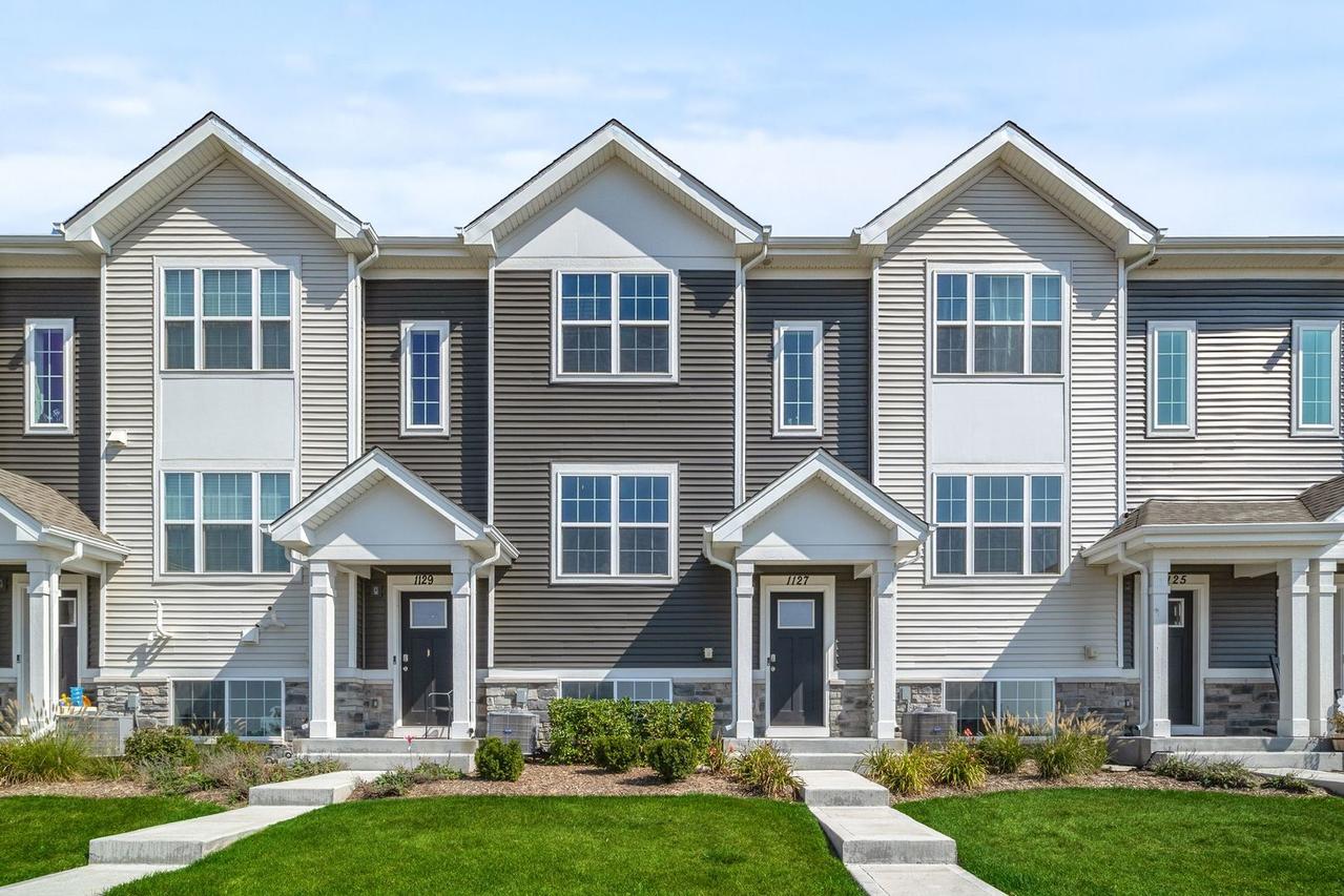 1127 Briar Glen Ct., Hampshire, IL 60140