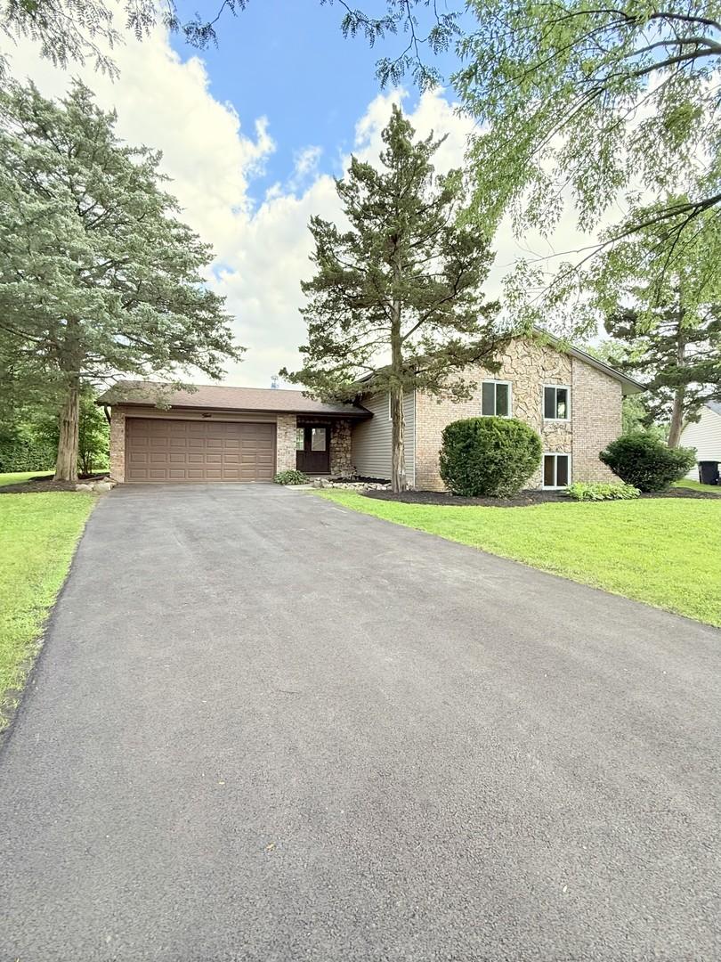 5 Derbyshire Ct., Bolingbrook, IL 60440