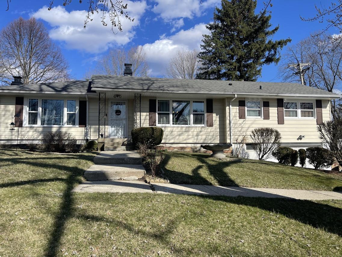 152 King Ave., East Dundee, IL 60118