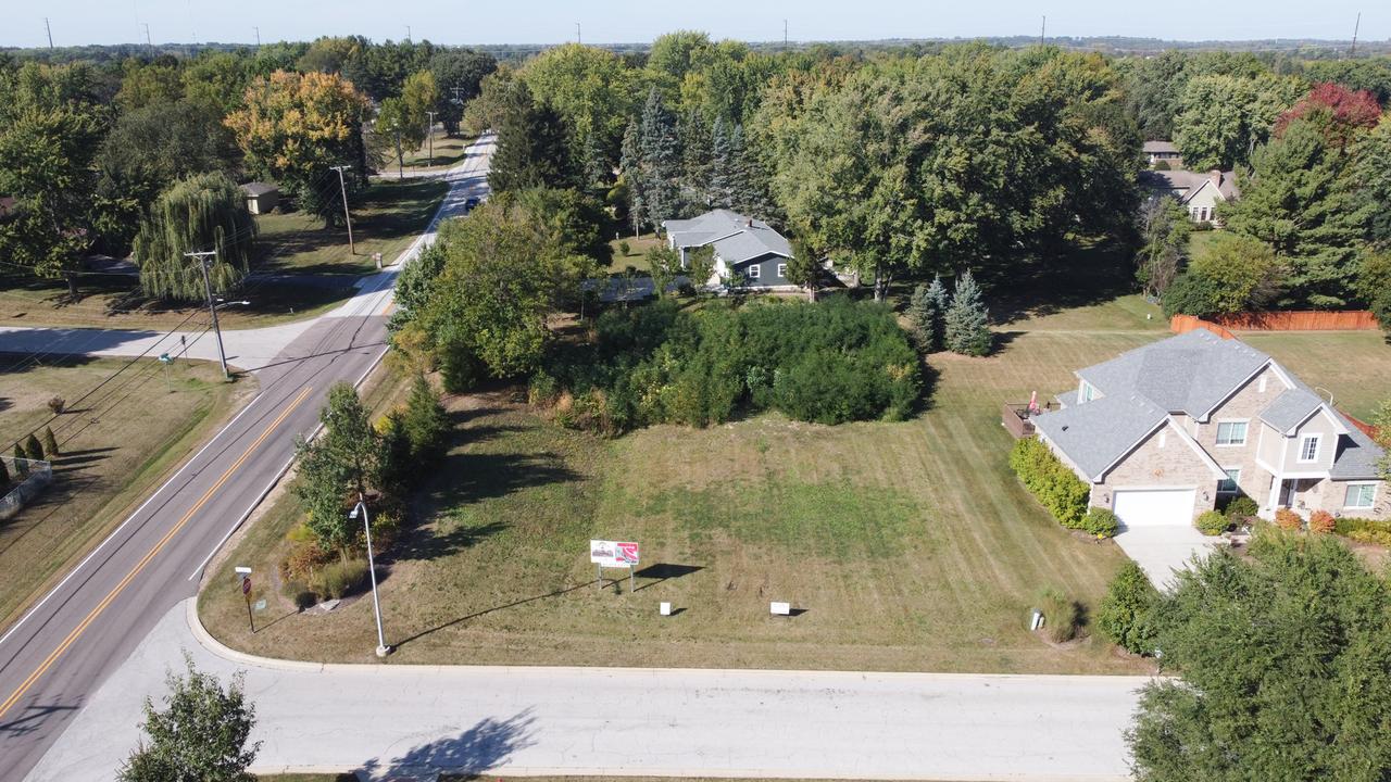 2550 Stony Ln., South Elgin, IL 60177