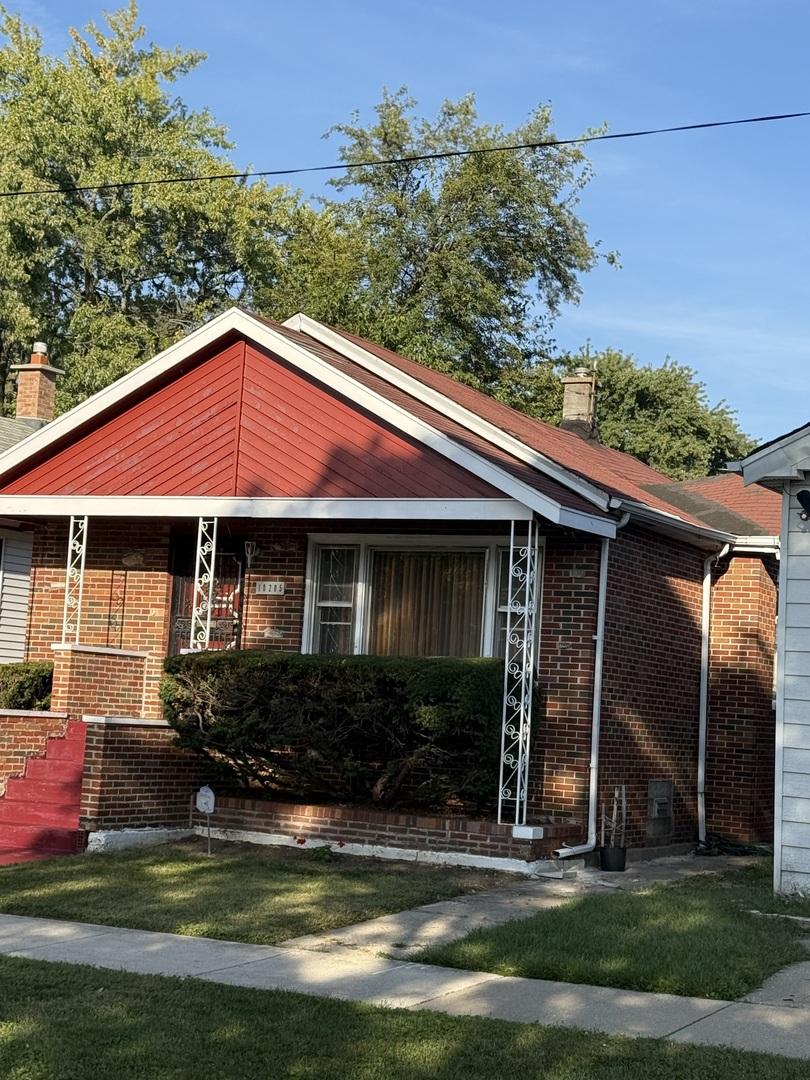 10205 S Yale Ave., Chicago, IL 60628