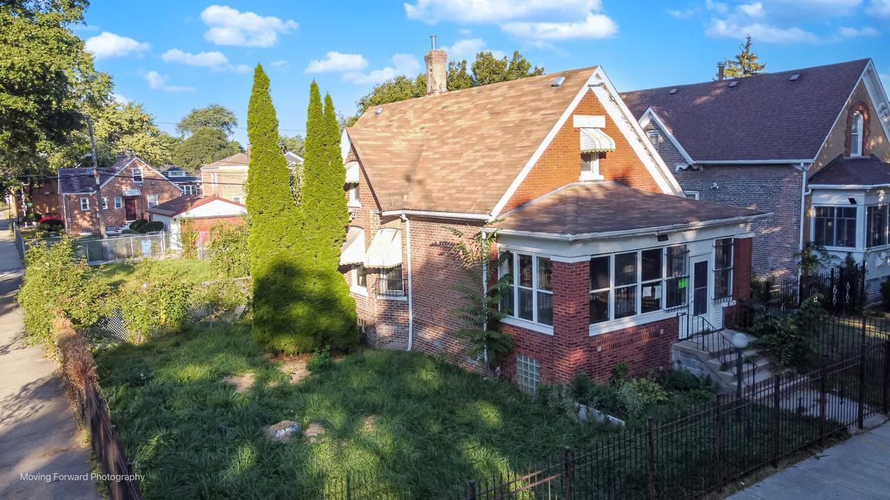 8852 S Wallace St., Chicago, IL 60620