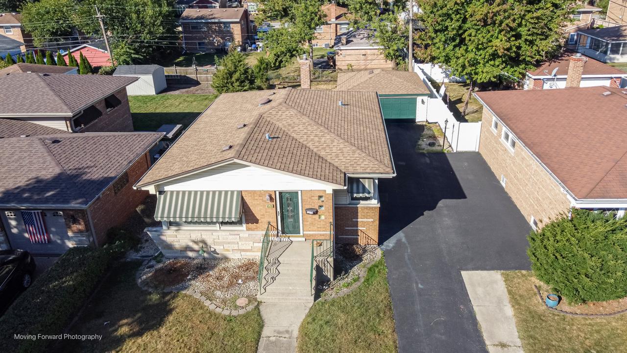 9520 S Kenton Ave., Oak Lawn, IL 60453