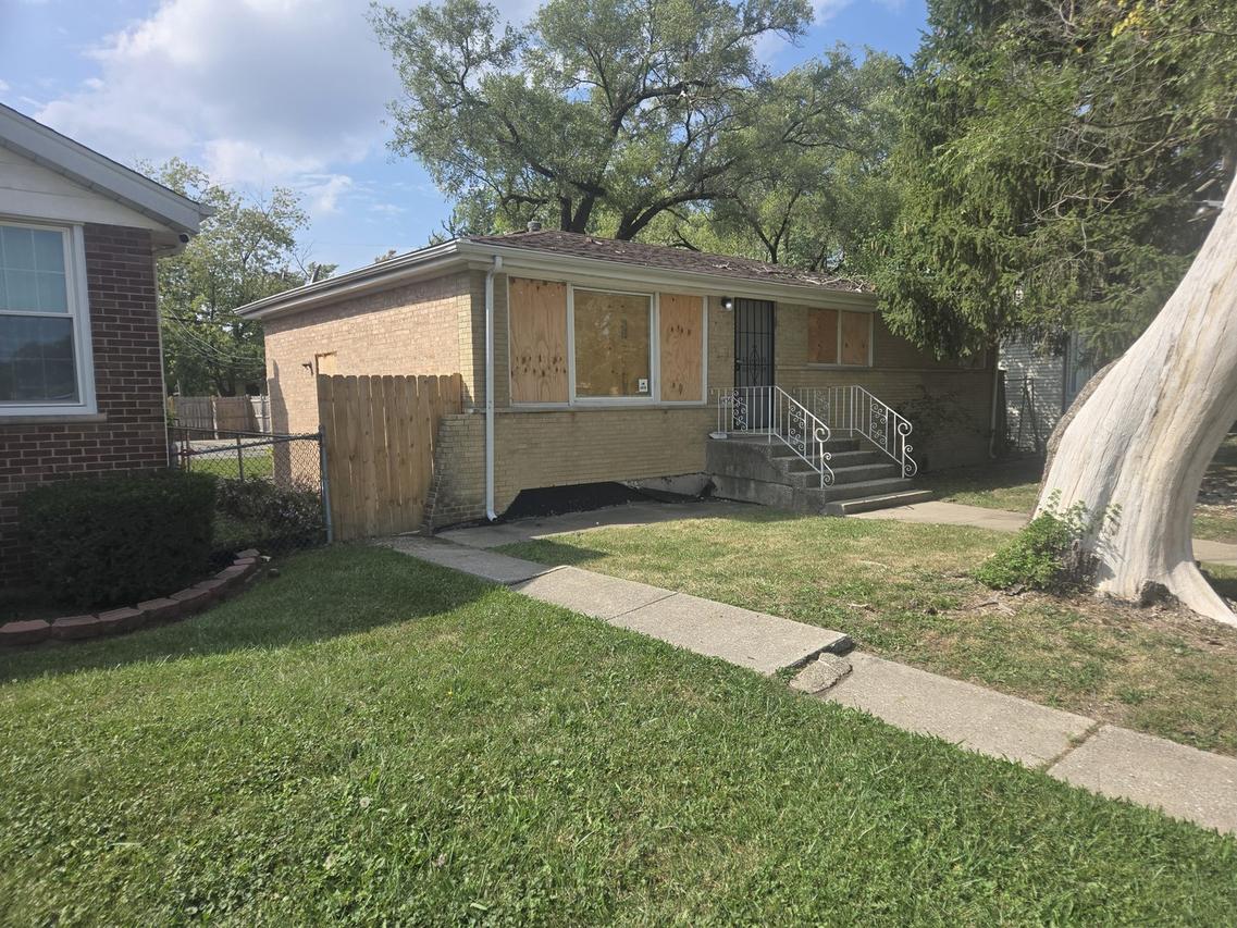 14542 Sangamon St., Harvey, IL 60426