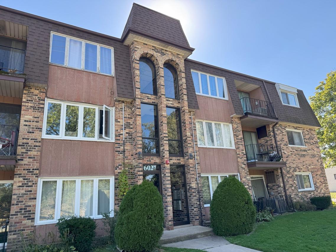 6027 103rd St. #1A, Chicago Ridge, IL 60415