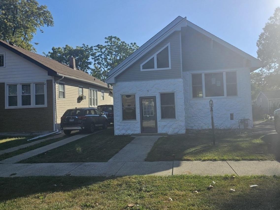 2015 S 3rd Ave., Maywood, IL 60153