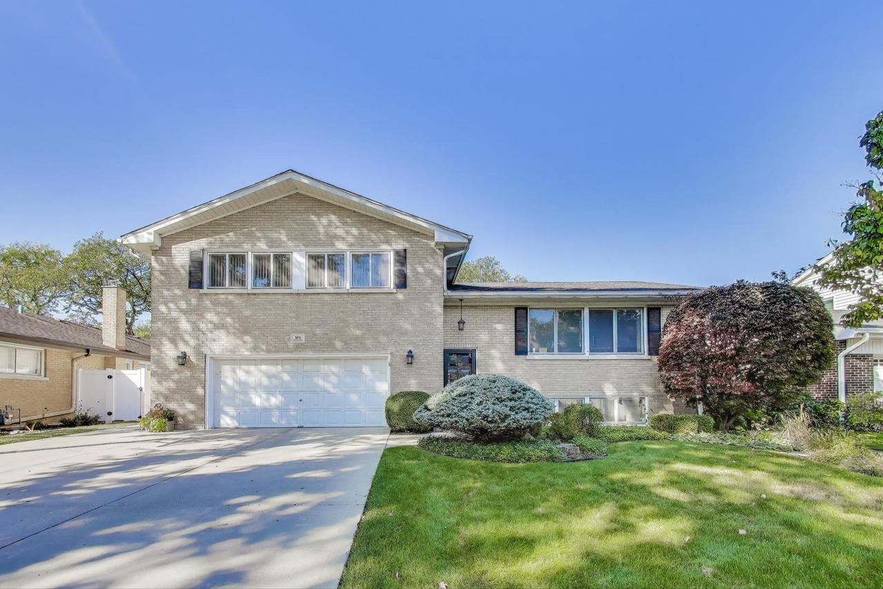 804 S Euclid Ave., Elmhurst, IL 60126