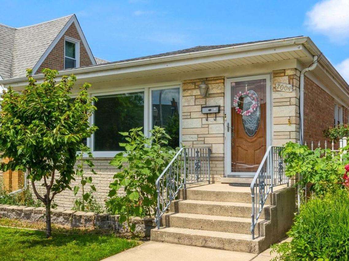 7004 W School St., Chicago, IL 60634