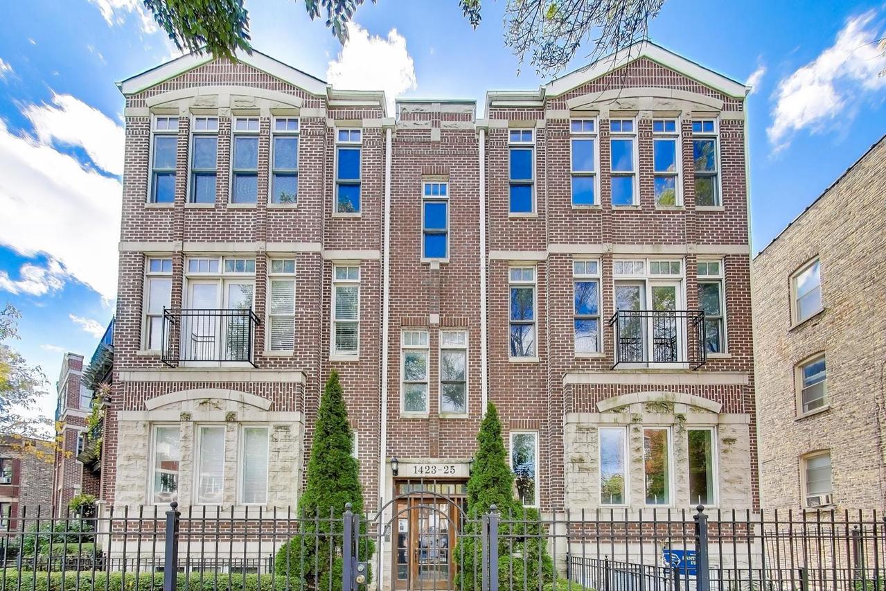 1425 W Victoria St. #3, Chicago, IL 60660