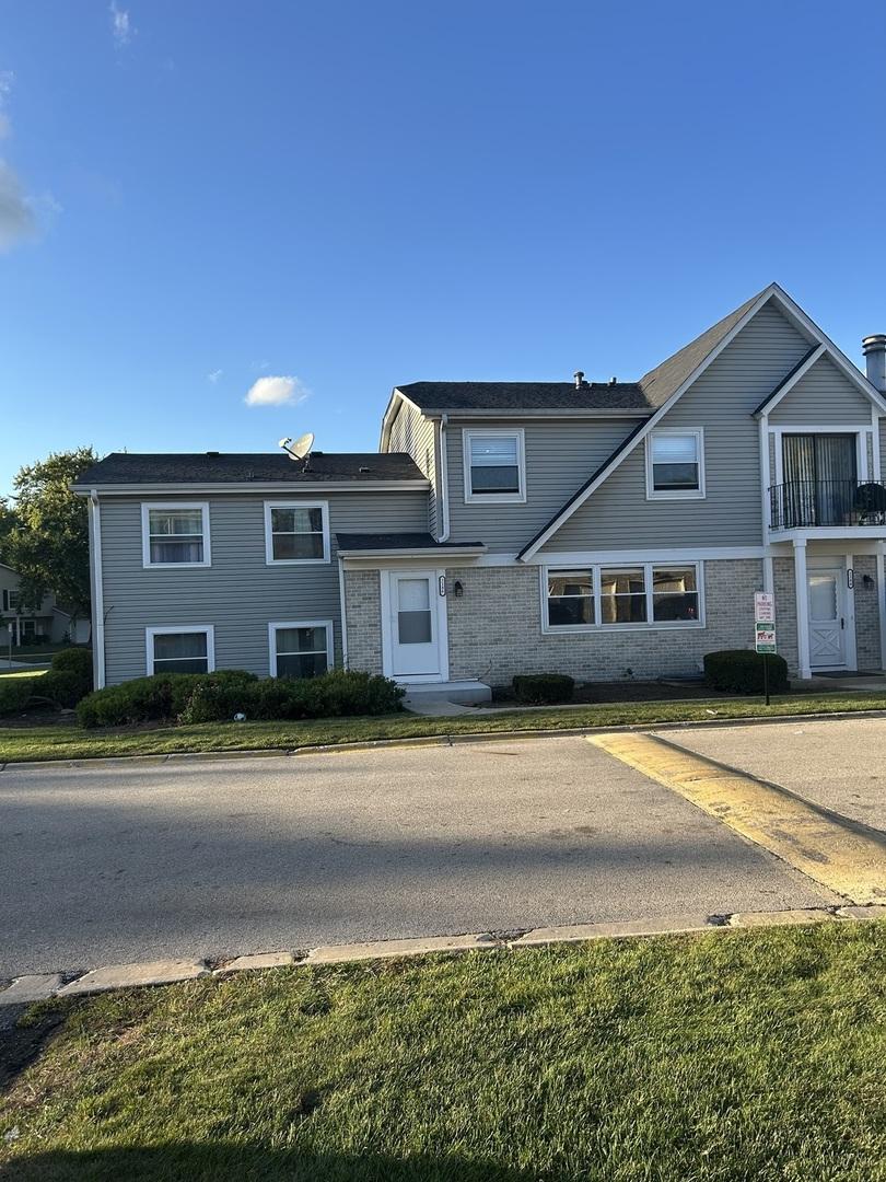 2186 N Oakbrook Cir., Palatine, IL 60074
