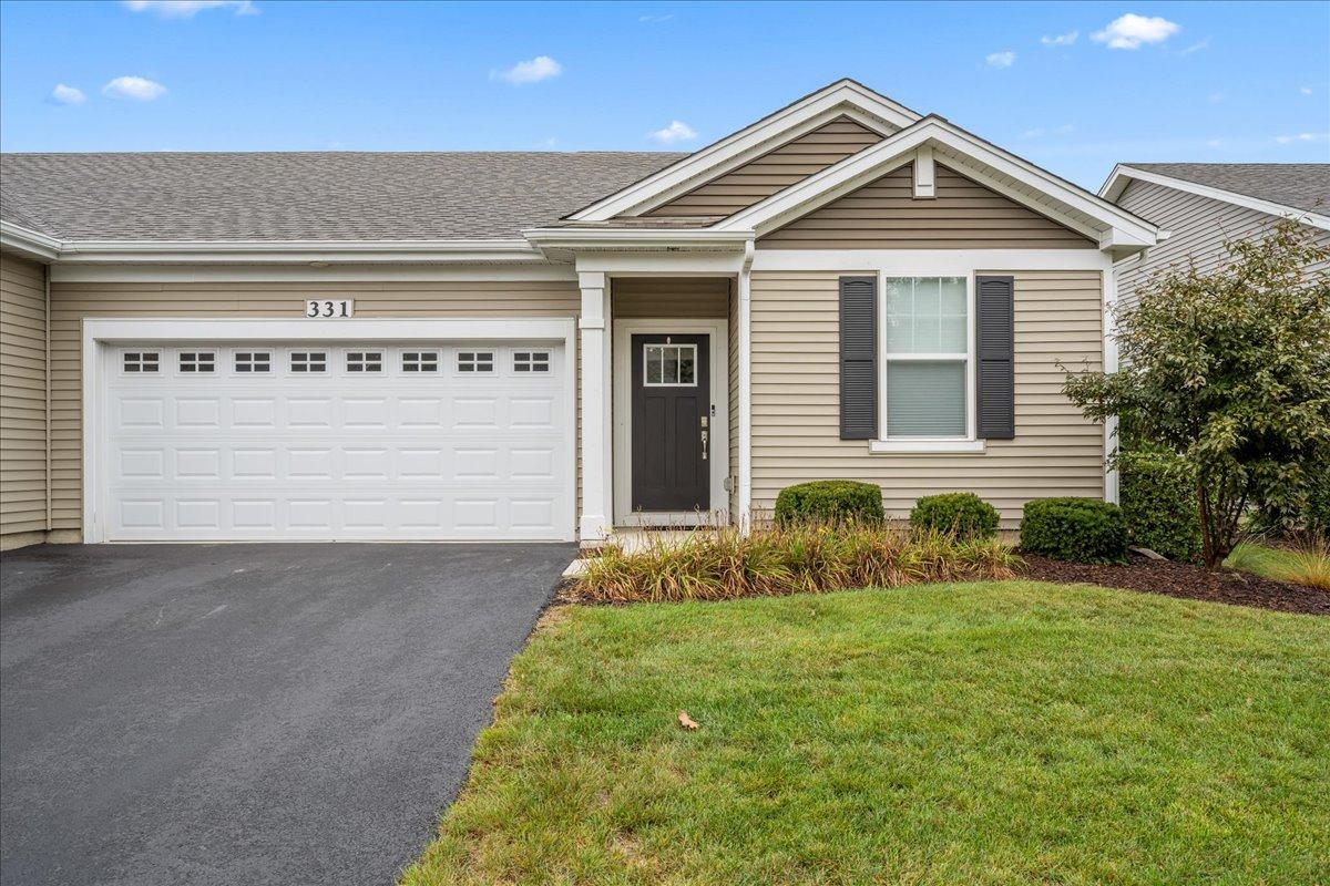 331 Sussex Ln., North Aurora, IL 60542