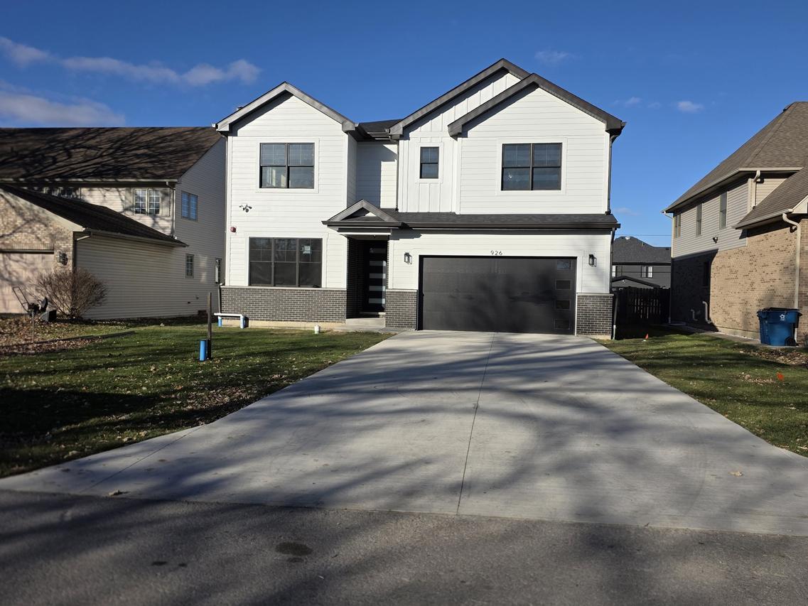 926 E Crest Ave., Addison, IL 60101