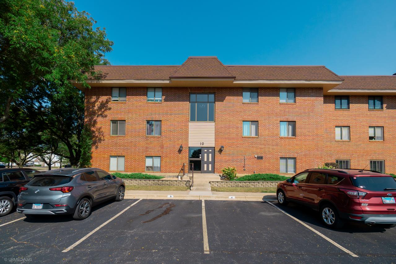 10 E Fountainview Ln. #1B, Lombard, IL 60148