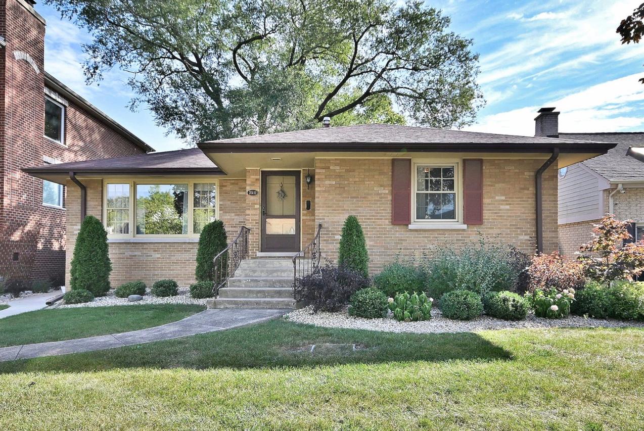 2511 Rhodes Ave., River Grove, IL 60171