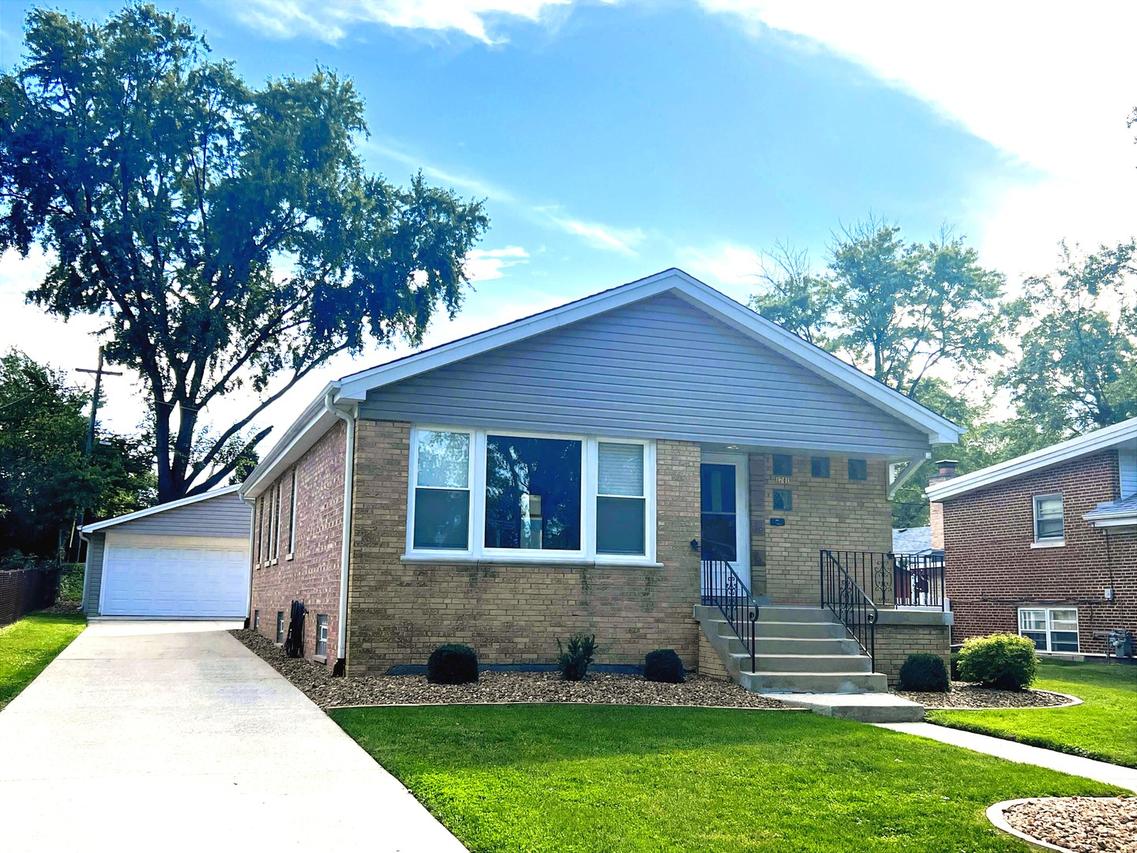 1741 Evergreen Rd., Homewood, IL 60430