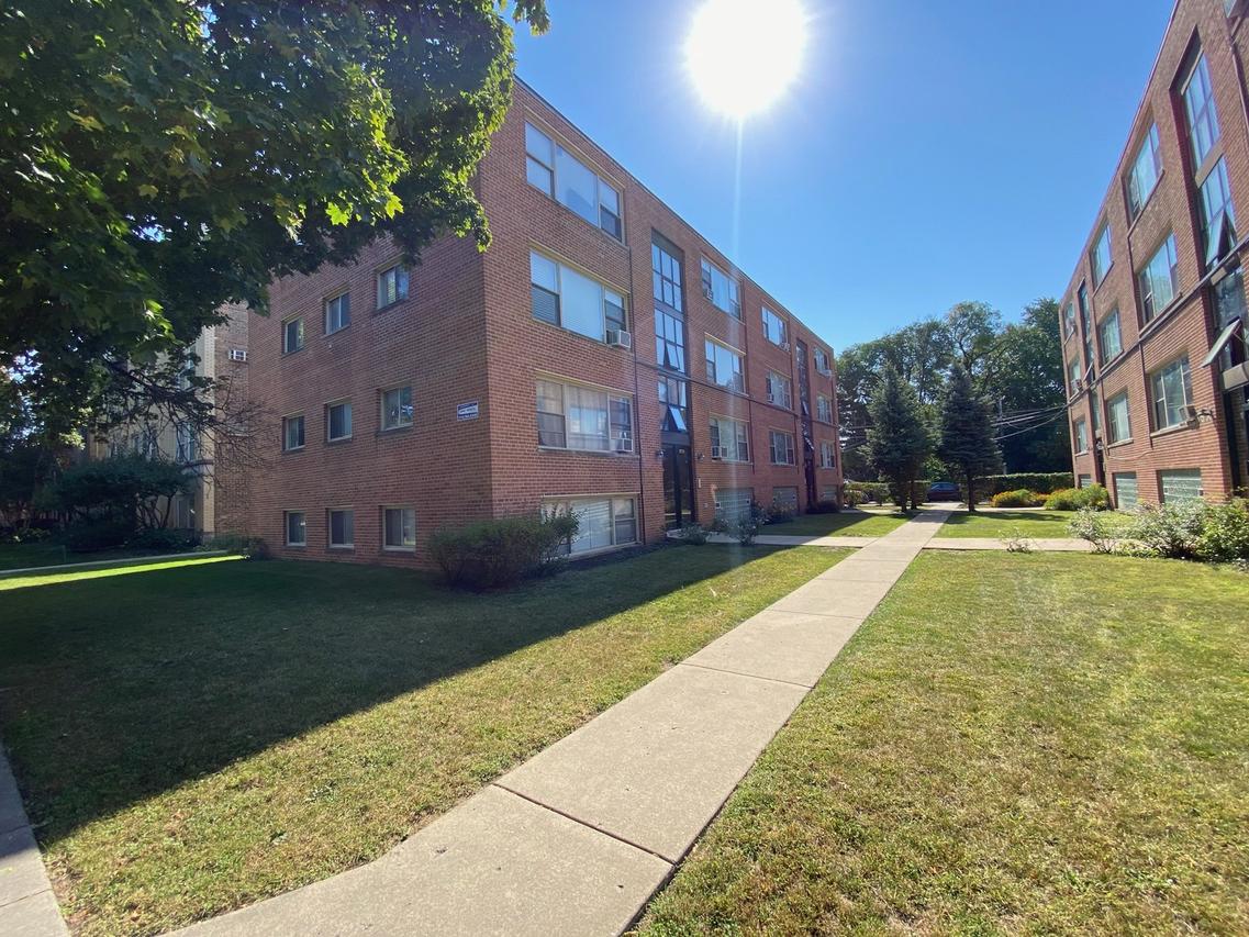 2241 W Farwell Ave. #2D, Chicago, IL 60645