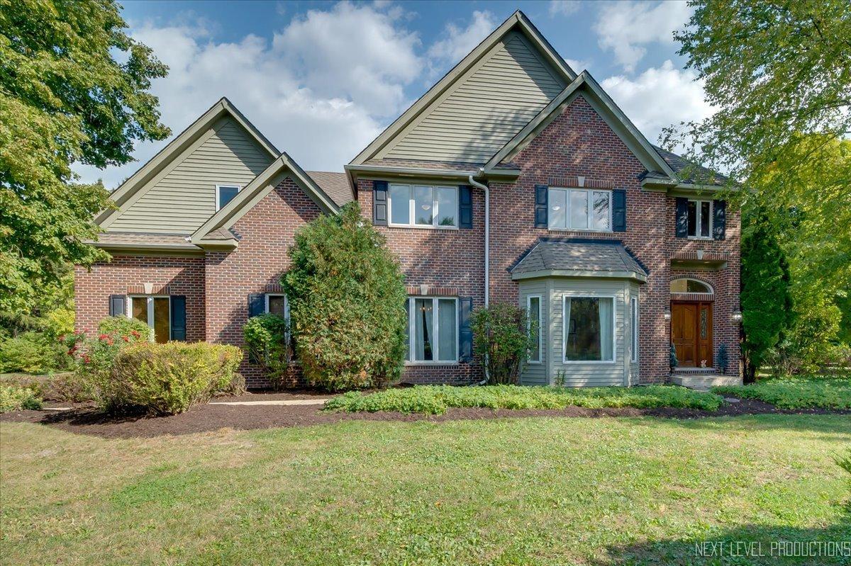 5N661 Leola Ln., St. Charles, IL 60175