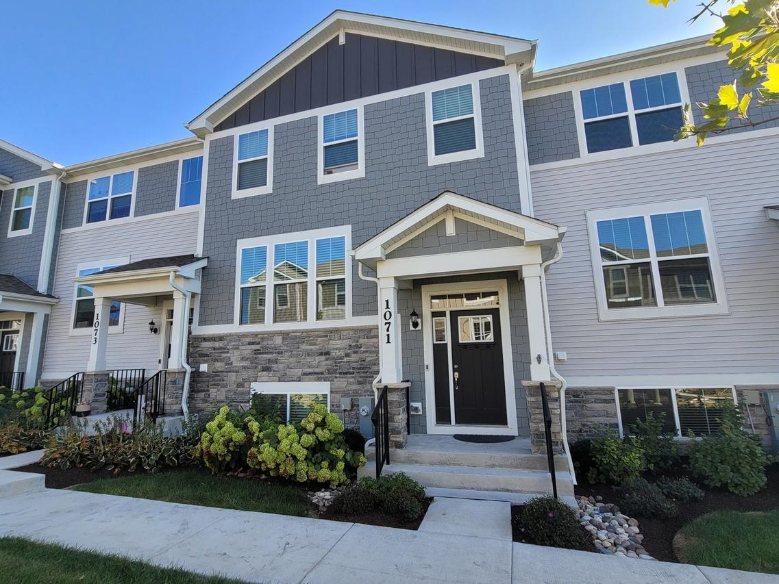 1071 Moraine Dr., South Elgin, IL 60177