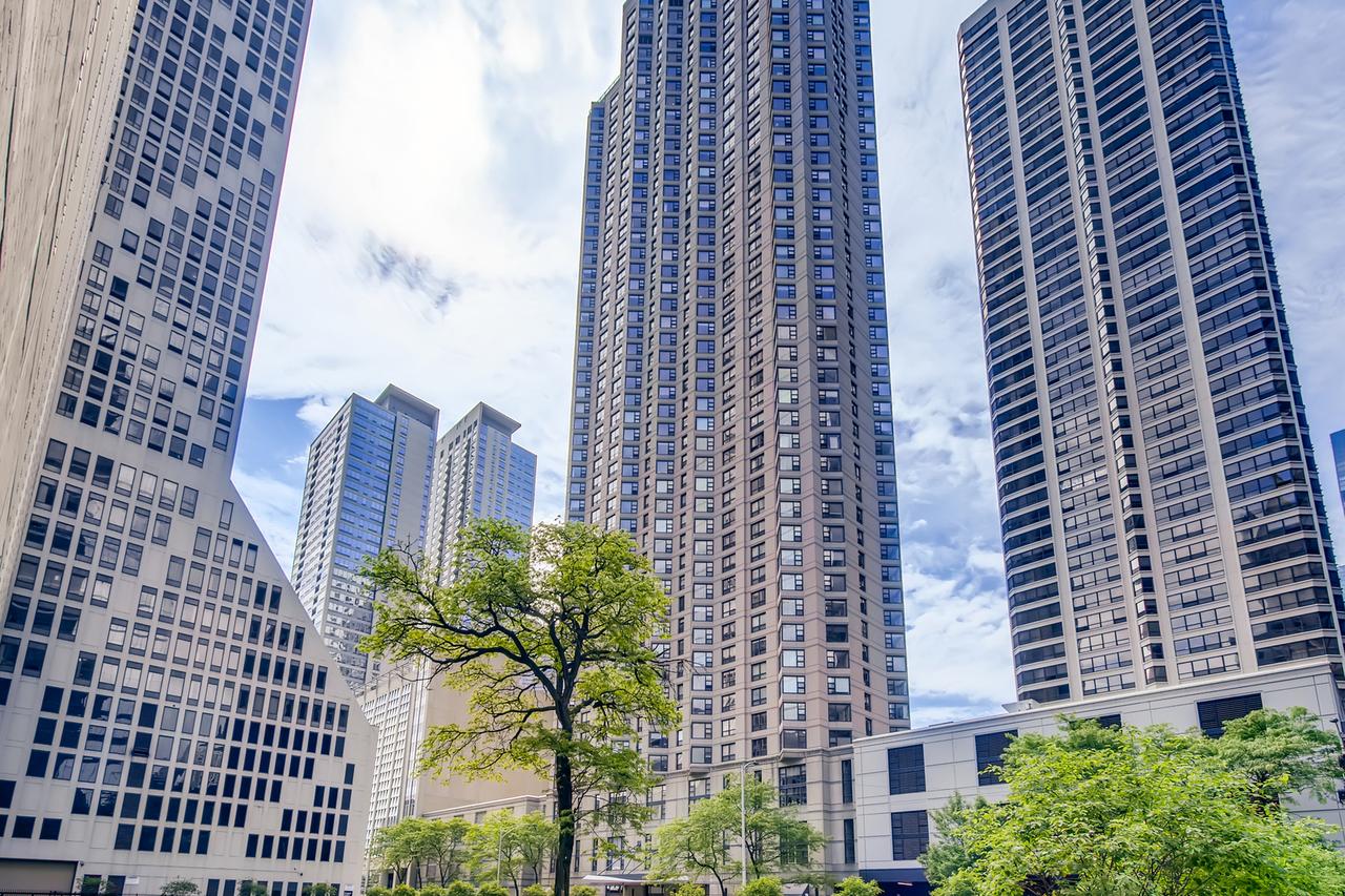 401 E Ontario St. #3207, Chicago, IL 60611