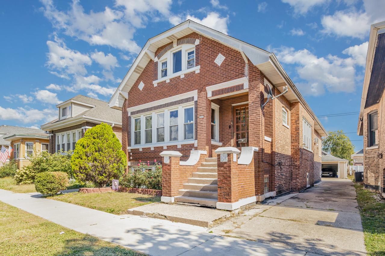 2343 Gunderson Ave., Berwyn, IL 60402