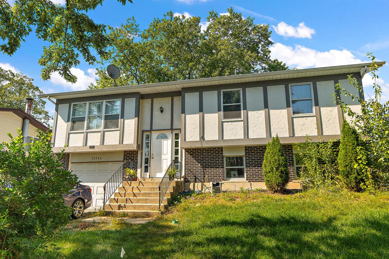 22544 Imperial Dr., Richton Park, IL 60471