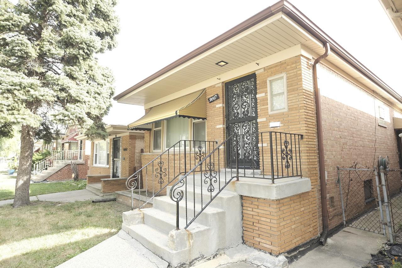 9647 S Lowe Ave., Chicago, IL 60628