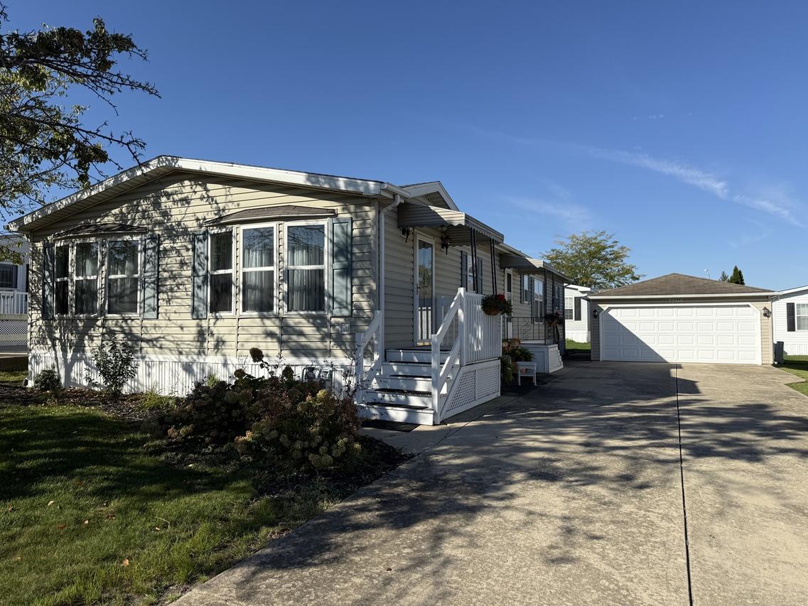 22948 S Pine Valley Dr., Frankfort, IL 60423